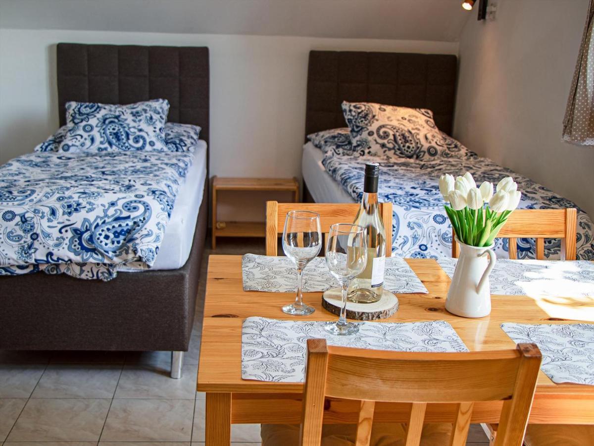 Apartman Na Vinarske Stezce Velke Bilovice Exterior photo